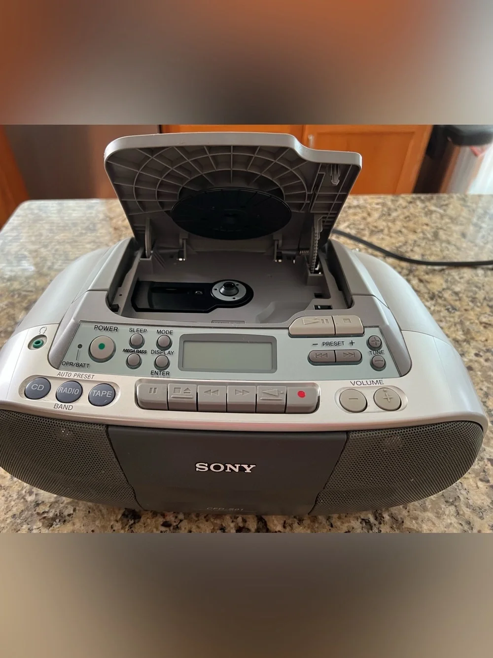 Sony CFD-S01 CD Player Boombox AM FM Radio Cassette WORKING Battery or Plug In